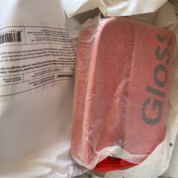 Glossier - Atlanta Mini Beauty Bag (Limited Edition) - Picture 5 of 5